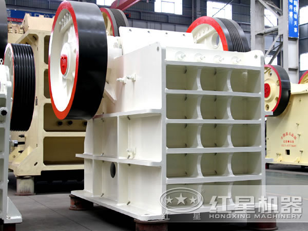 德版鄂式破碎機圖片