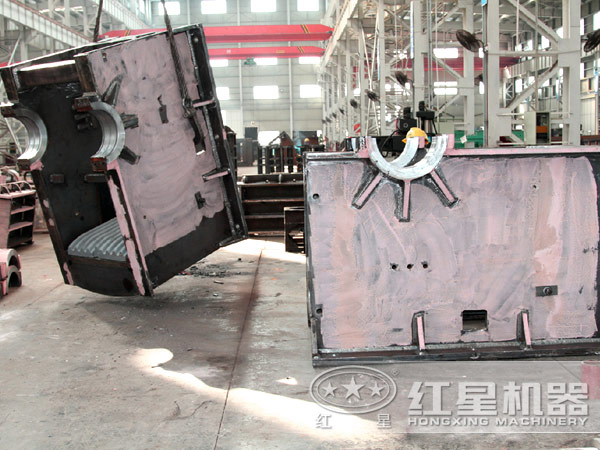 顎式破碎機(jī)生產(chǎn)車間圖片