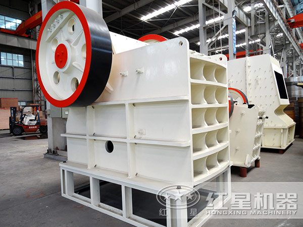 生石灰鄂式碎石機(jī)