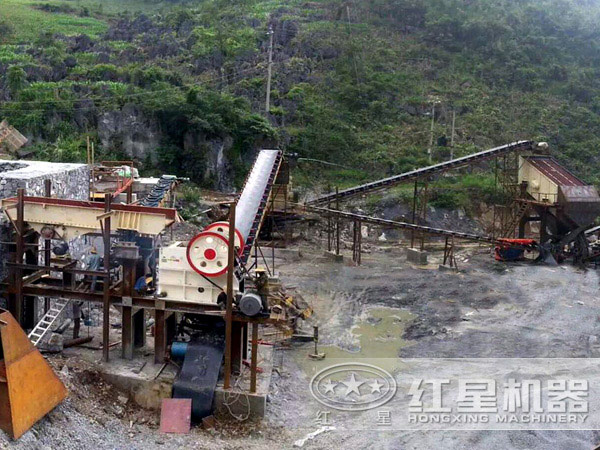 砂石骨料生產(chǎn)現(xiàn)場(chǎng)圖