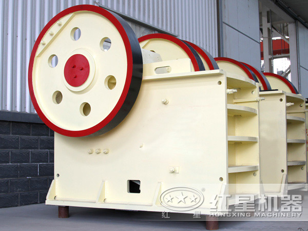 傳統(tǒng)顎式破碎機