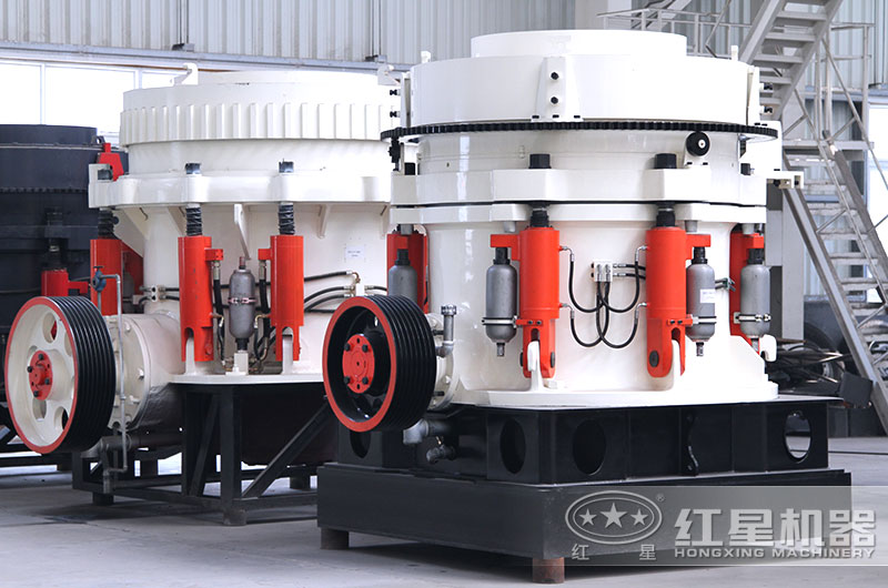 圓錐破碎機(jī)現(xiàn)場實(shí)拍圖