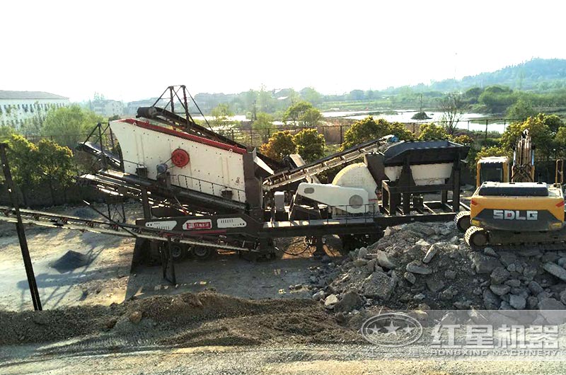 山西時(shí)產(chǎn)300噸移動(dòng)破煤站現(xiàn)場實(shí)拍