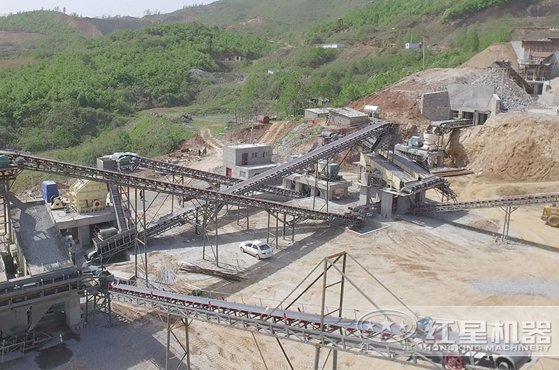 破碎生產(chǎn)線現(xiàn)場(chǎng)