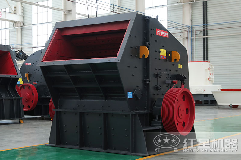 反擊式石灰?guī)r破碎機(jī)圖片