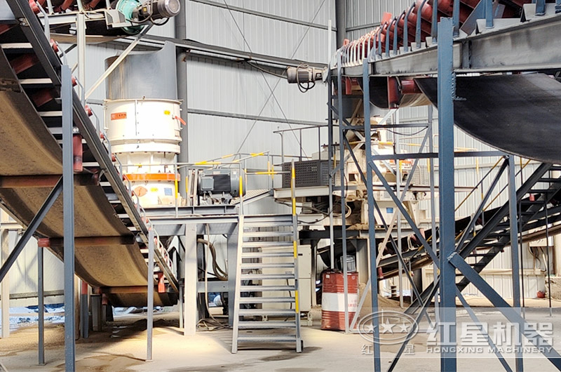 圓錐破碎機現(xiàn)場