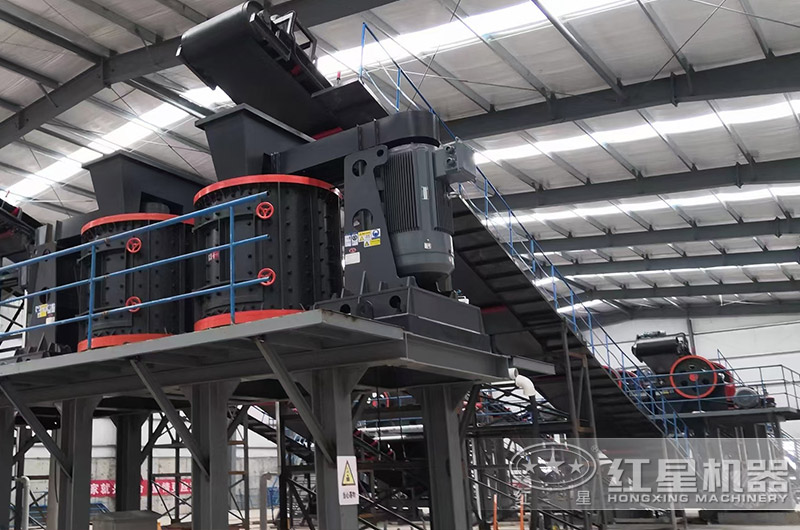 復(fù)合式破碎機(jī)現(xiàn)場