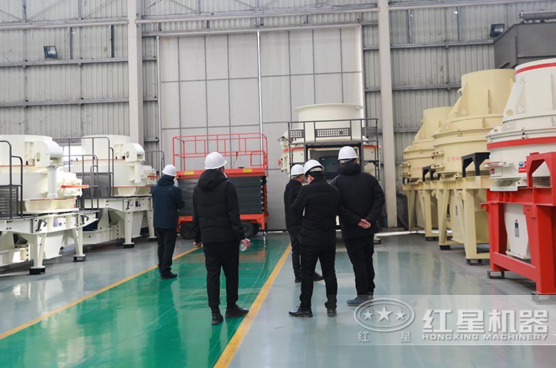 用戶到廠考察河卵石制砂設(shè)備