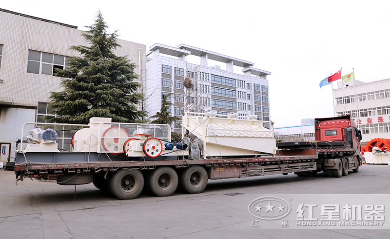 又一整套對輥制砂機裝車發(fā)貨中