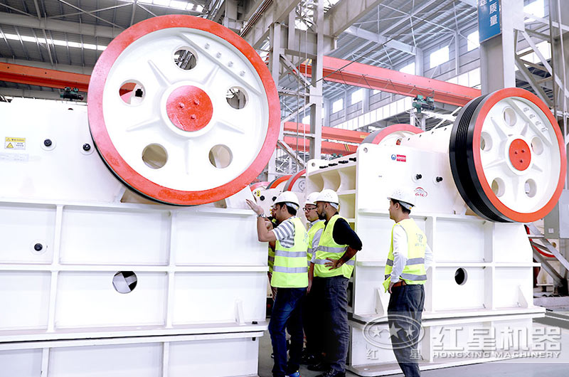 客戶來廠考察打石子機(jī)設(shè)備