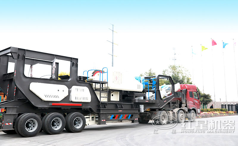 移動(dòng)山石破碎機(jī)發(fā)貨