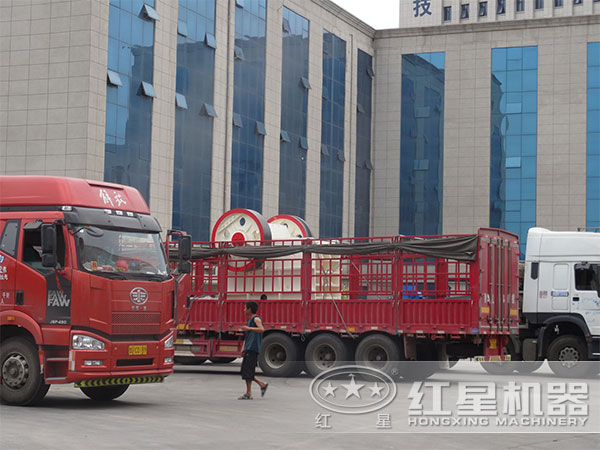 小型顎破裝車(chē)