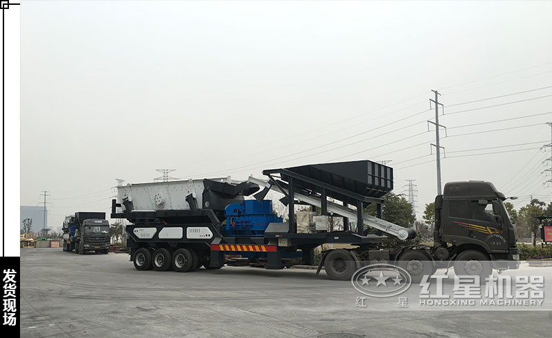 柴油流動車載打砂機發(fā)貨現場