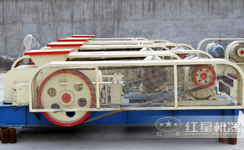 時產(chǎn)100噸對輥式破碎機