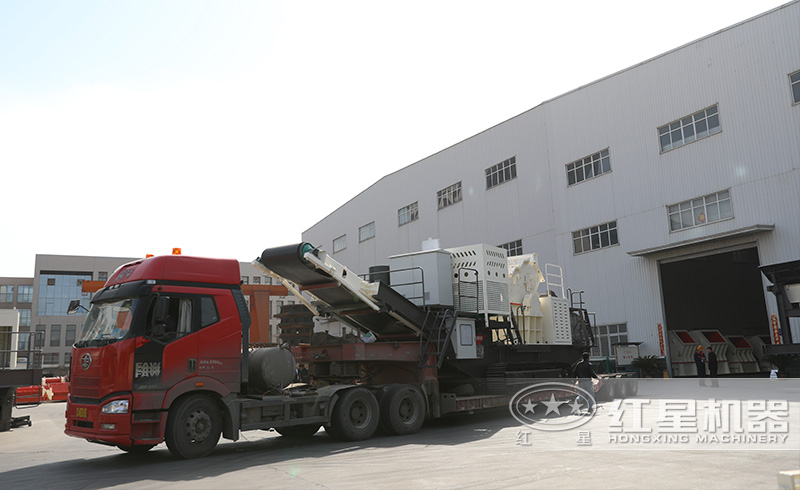 履帶式破碎機(jī)發(fā)往江蘇