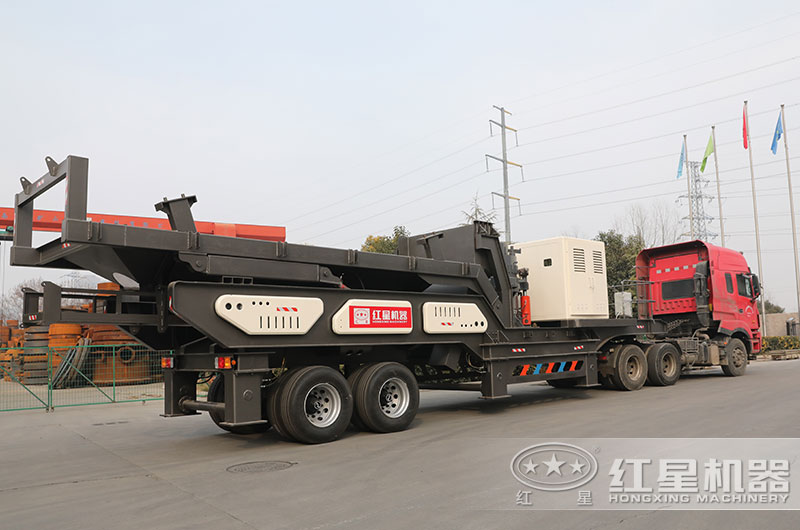 石料破碎車發(fā)貨現(xiàn)場