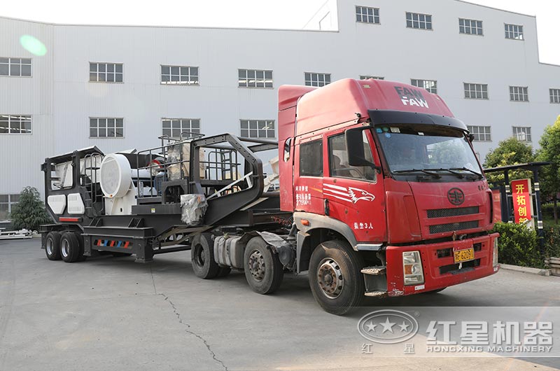 車載式移動(dòng)破碎機(jī)發(fā)貨現(xiàn)場