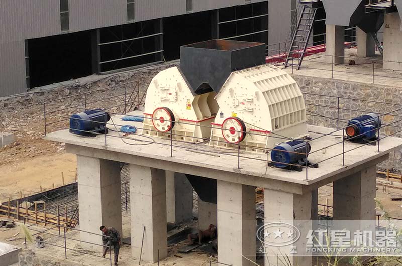 兩臺(tái)PCZ1220細(xì)型重錘式破碎機(jī)