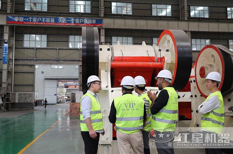 客戶來廠近距離了解設(shè)備