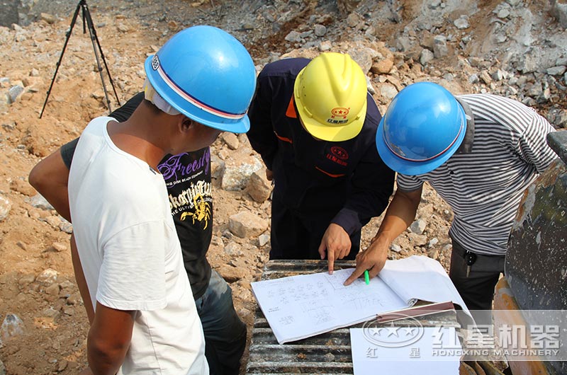 售后人員上門提供服務(wù)