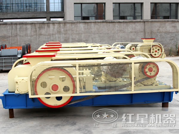 2PG0640對輥破碎機(jī)圖片