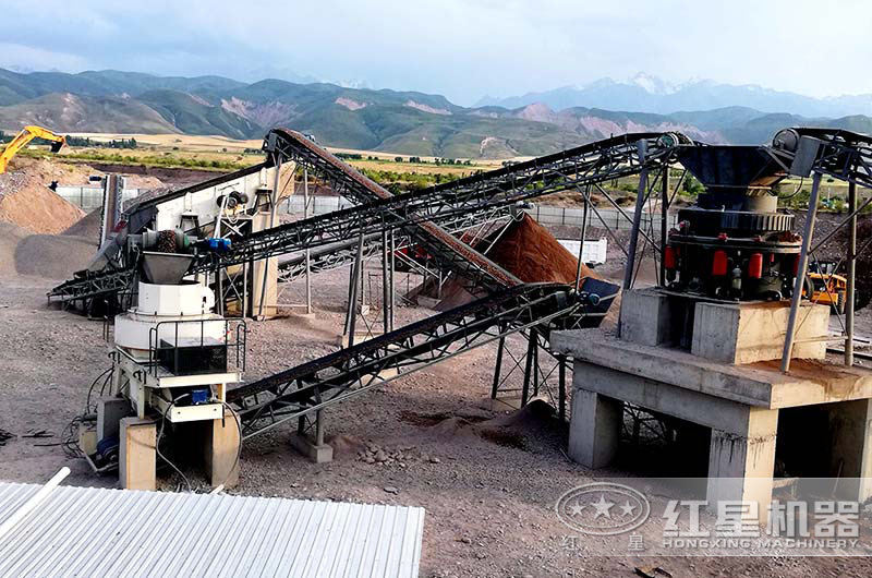 四川某地時(shí)產(chǎn)50噸碎石機(jī)配置現(xiàn)場(chǎng)