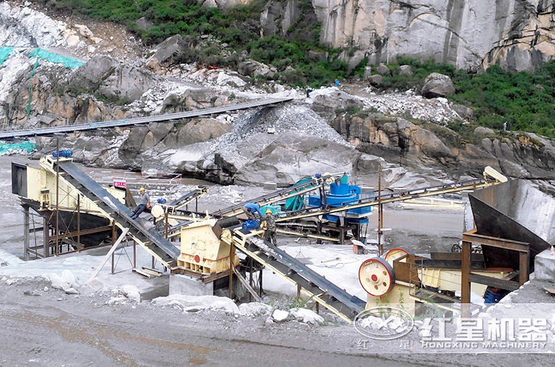 破碎生產(chǎn)現(xiàn)場