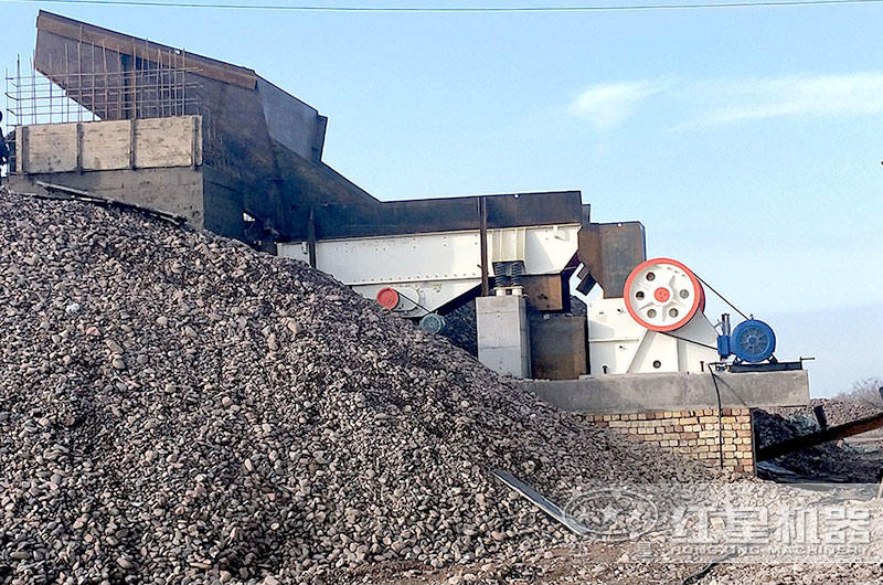 1215顎式破碎機(jī)生產(chǎn)現(xiàn)場